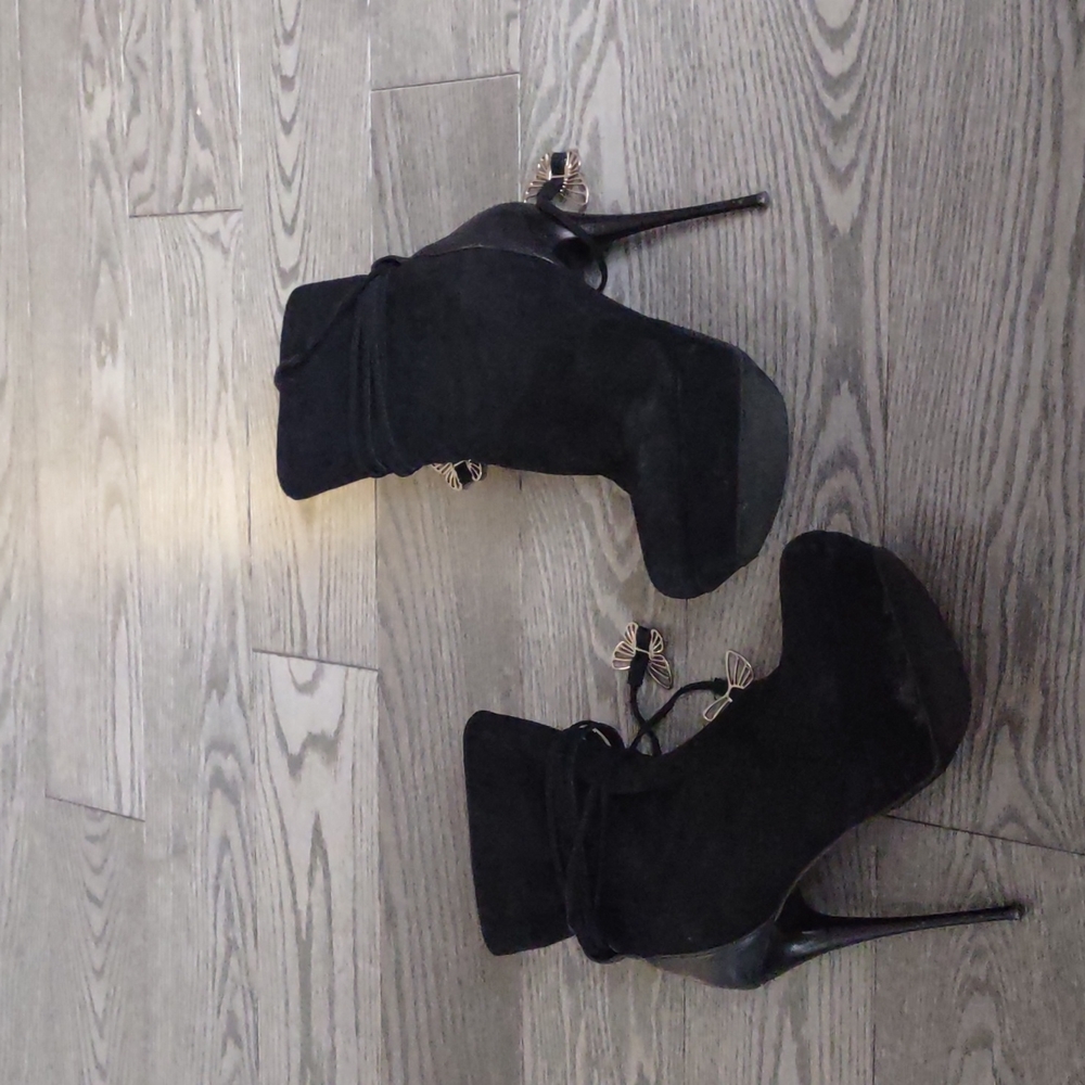 Beautiful heels by Molareo⭐🌼☘️